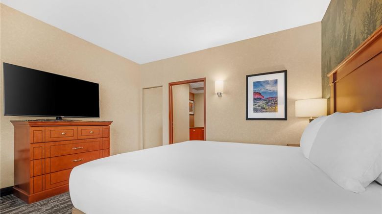 <b>Drury Plaza Hotel Colorado Springs Room</b>. Images powered by <a href="https://iceportal.shijigroup.com/" title="IcePortal" target="_blank">IcePortal</a>.