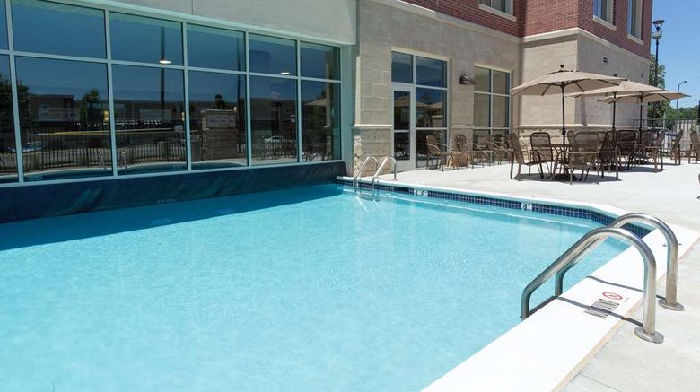 <b>Drury Inn & Suites Burlington Pool</b>. Images powered by <a href="https://iceportal.shijigroup.com/" title="IcePortal" target="_blank">IcePortal</a>.