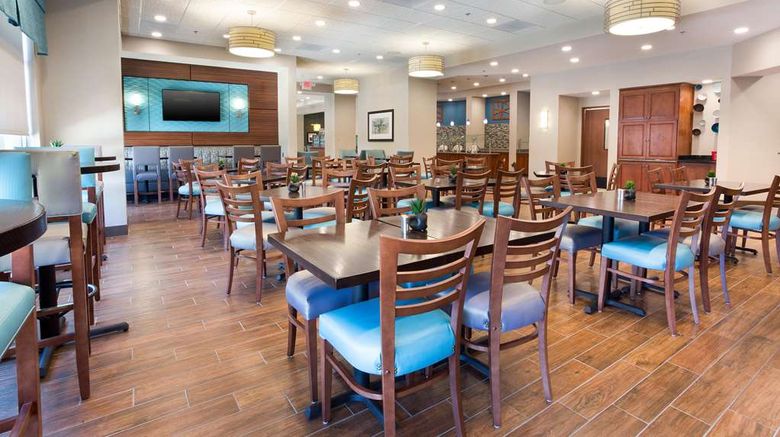 <b>Drury Inn & Suites Burlington Restaurant</b>. Images powered by <a href="https://iceportal.shijigroup.com/" title="IcePortal" target="_blank">IcePortal</a>.