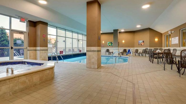 <b>Drury Inn & Suites Grand Rapids Pool</b>. Images powered by <a href="https://iceportal.shijigroup.com/" title="IcePortal" target="_blank">IcePortal</a>.