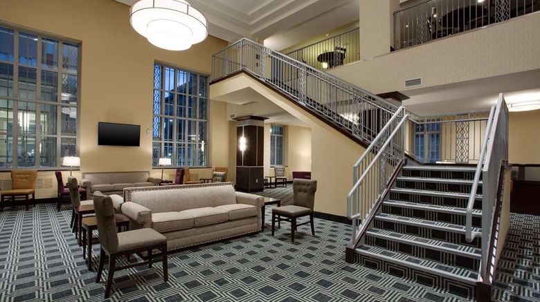 <b>Drury Plaza Hotel Pittsburgh Downtown Lobby</b>. Images powered by <a href="https://iceportal.shijigroup.com/" title="IcePortal" target="_blank">IcePortal</a>.