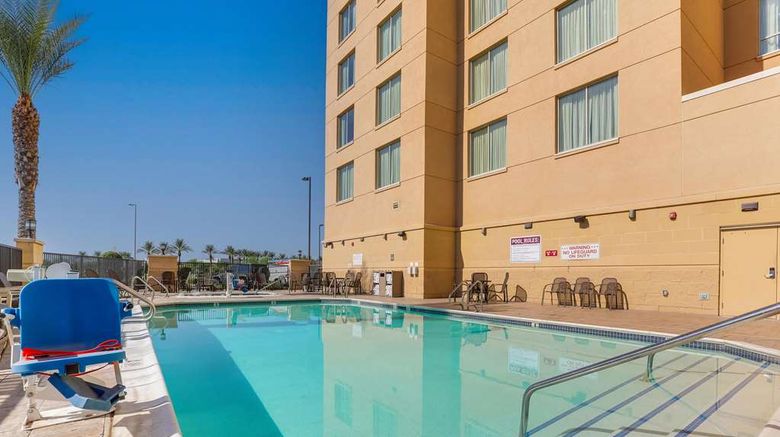 <b>Drury Inn & Suites Phoenix Chandler Pool</b>. Images powered by <a href="https://iceportal.shijigroup.com/" title="IcePortal" target="_blank">IcePortal</a>.