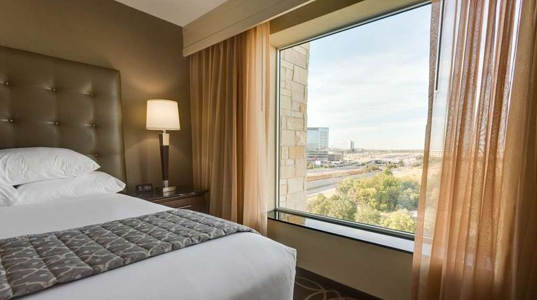 <b>Drury Inn & Suites Dallas/Frisco Room</b>. Images powered by <a href="https://iceportal.shijigroup.com/" title="IcePortal" target="_blank">IcePortal</a>.