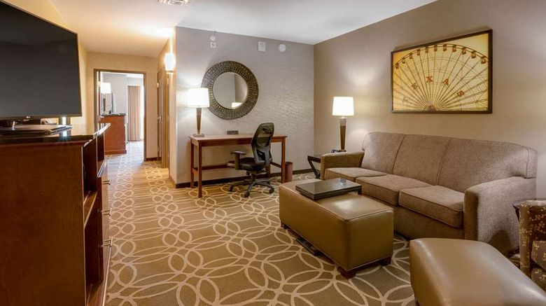 <b>Drury Inn & Suites Dallas/Frisco Room</b>. Images powered by <a href="https://iceportal.shijigroup.com/" title="IcePortal" target="_blank">IcePortal</a>.