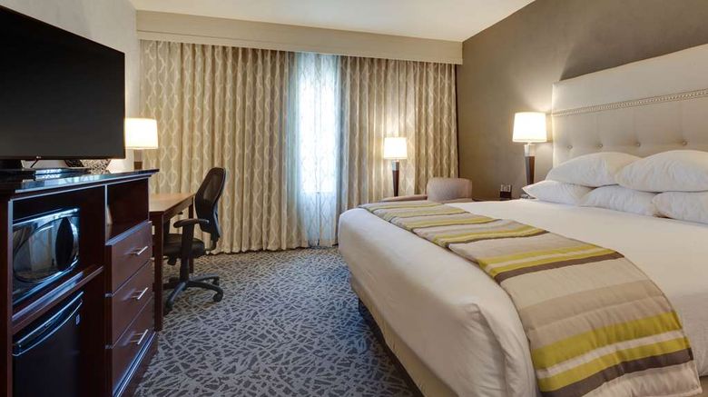 <b>Drury Plaza Hotel Cape Girardeau Room</b>. Images powered by <a href="https://iceportal.shijigroup.com/" title="IcePortal" target="_blank">IcePortal</a>.