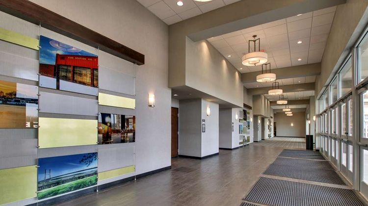 Drury Plaza Hotel Cape Girardeau Lobby
