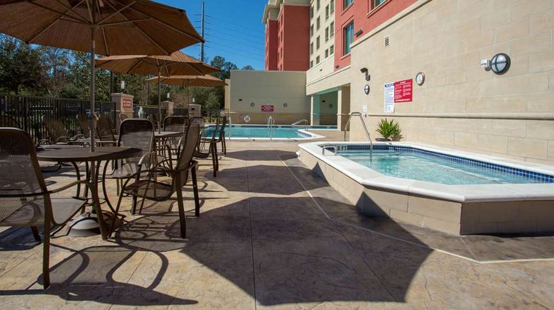 <b>Drury Inn & Suites Gainesville Pool</b>. Images powered by <a href="https://iceportal.shijigroup.com/" title="IcePortal" target="_blank">IcePortal</a>.