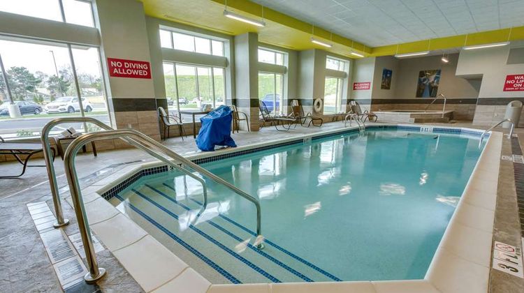 Drury Inn & Suites Pittsburgh Airport Pool