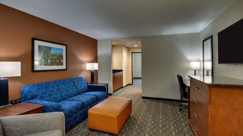 <b>Drury Inn & Suites Iowa City/Coralville Room</b>. Images powered by <a href="https://iceportal.shijigroup.com/" title="IcePortal" target="_blank">IcePortal</a>.