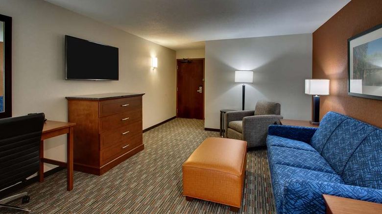 <b>Drury Inn & Suites Iowa City/Coralville Room</b>. Images powered by <a href="https://iceportal.shijigroup.com/" title="IcePortal" target="_blank">IcePortal</a>.