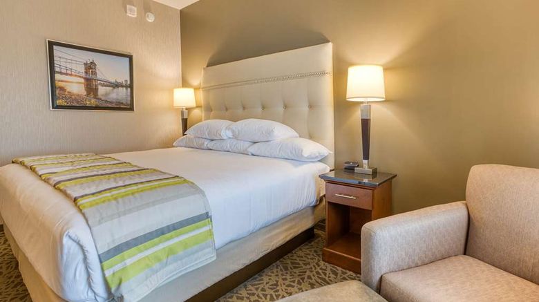 <b>Drury Inn & Suites Cincinnati NE Mason Room</b>. Images powered by <a href="https://iceportal.shijigroup.com/" title="IcePortal" target="_blank">IcePortal</a>.
