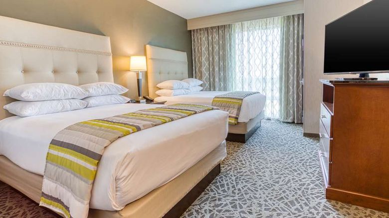 <b>Drury Inn & Suites Cincinnati NE Mason Suite</b>. Images powered by <a href="https://iceportal.shijigroup.com/" title="IcePortal" target="_blank">IcePortal</a>.