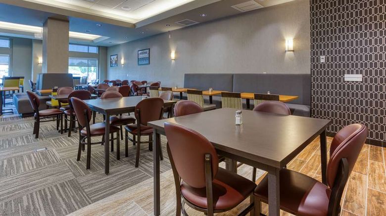 <b>Drury Inn & Suites Cincinnati NE Mason Restaurant</b>. Images powered by <a href="https://iceportal.shijigroup.com/" title="IcePortal" target="_blank">IcePortal</a>.