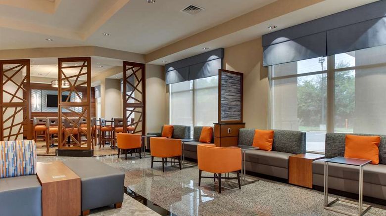 <b>Drury Inn & Suites Knoxville West Lobby</b>. Images powered by <a href="https://iceportal.shijigroup.com/" title="IcePortal" target="_blank">IcePortal</a>.
