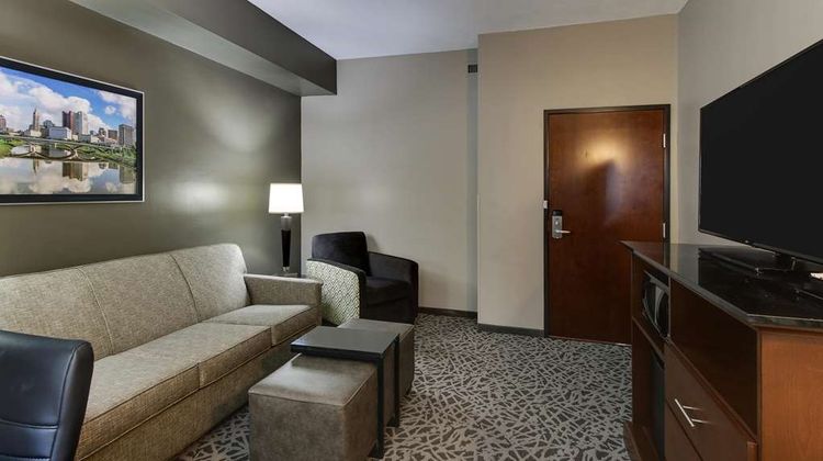 Drury Inn & Suites Columbus Polaris Suite