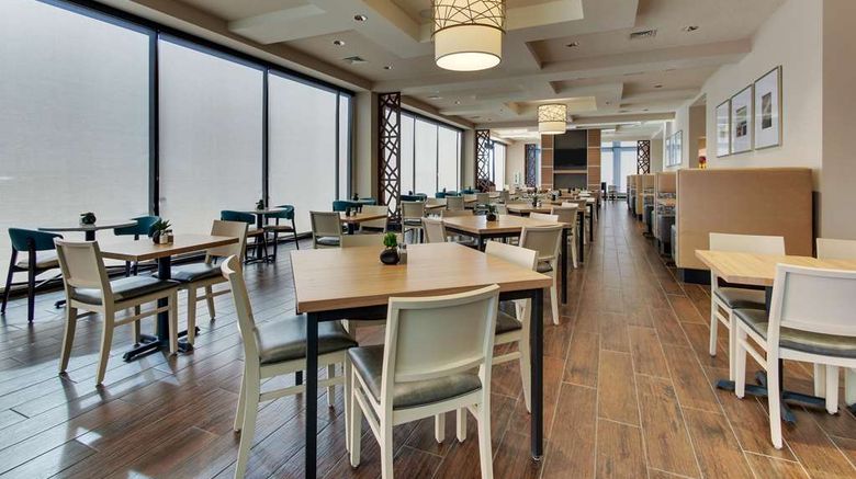 <b>Drury Plaza Hotel Downtown Nashville Restaurant</b>. Images powered by <a href="https://iceportal.shijigroup.com/" title="IcePortal" target="_blank">IcePortal</a>.