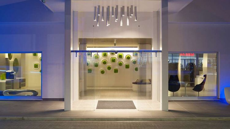 8piuhotel Exterior