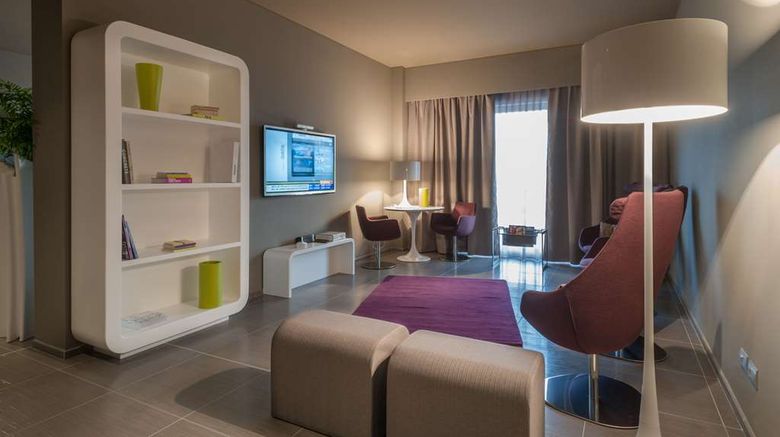 <b>8piuhotel Lobby</b>. Images powered by <a href="https://iceportal.shijigroup.com/" title="IcePortal" target="_blank">IcePortal</a>.