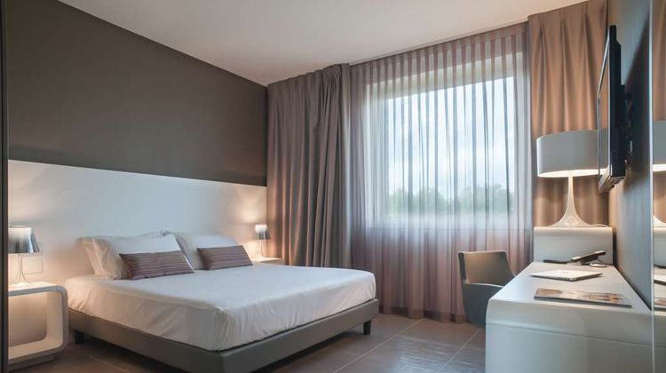 8piuhotel Room