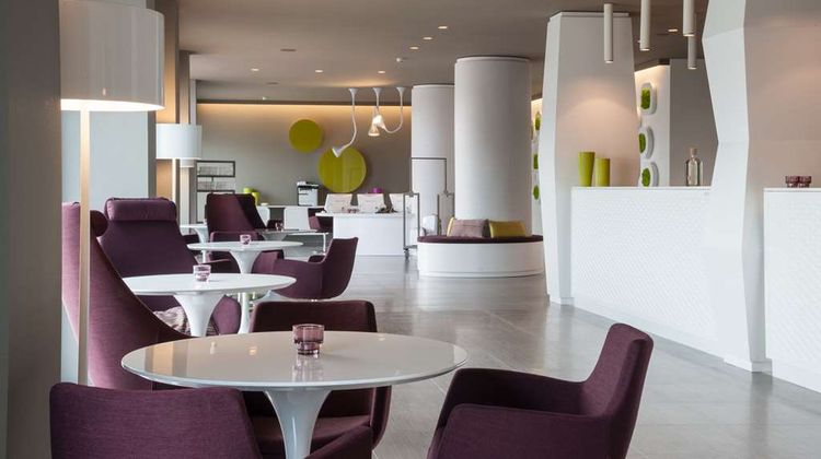 8piuhotel Lobby