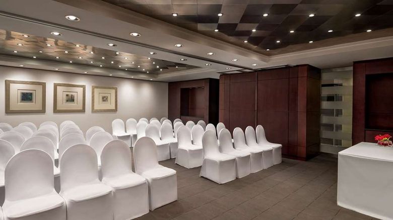 <b>Ramada Plaza by Wyndham Dubai Meeting</b>. Images powered by <a href="https://iceportal.shijigroup.com/" title="IcePortal" target="_blank">IcePortal</a>.
