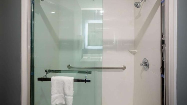 La Quinta Inn & Suites by Wyndham Room