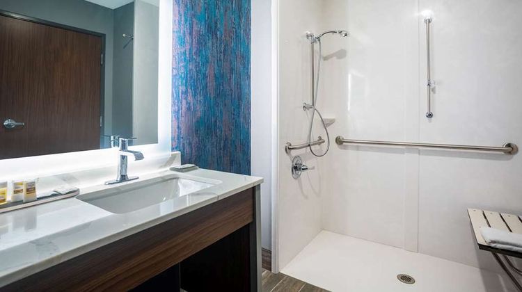 La Quinta Inn & Suites by Wyndham Room