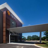 La Quinta Inn & Suites by Wyndham