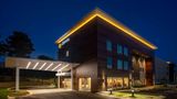 La Quinta Inn & Suites by Wyndham Exterior