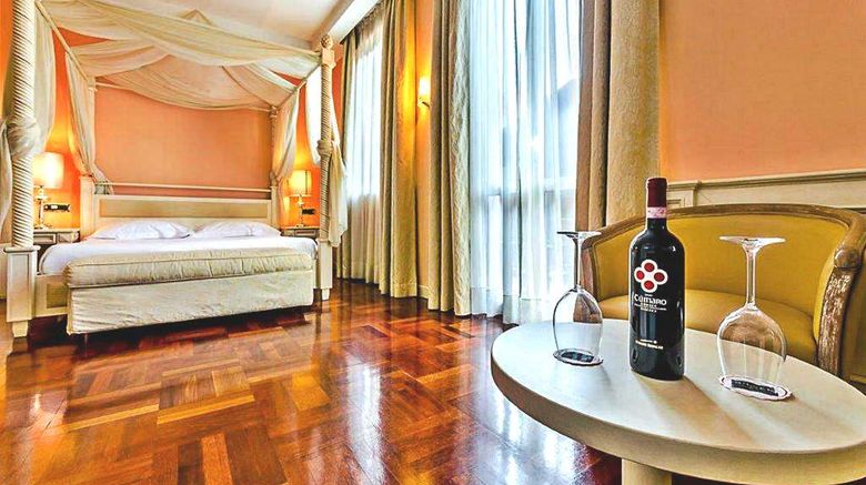 <b>Silver Hotel Suite</b>. Images powered by <a href="https://iceportal.shijigroup.com/" title="IcePortal" target="_blank">IcePortal</a>.