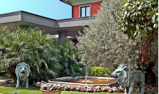 Silver Hotel Exterior