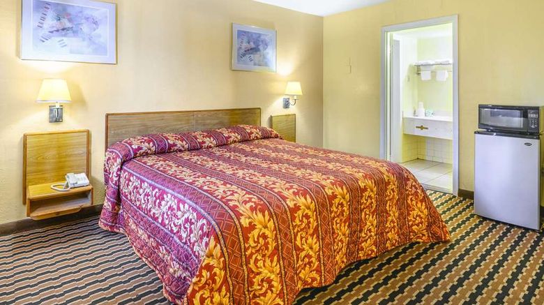 <b>Rodeway Inn Metairie New Orleans West Room</b>. Images powered by <a href="https://iceportal.shijigroup.com/" title="IcePortal" target="_blank">IcePortal</a>.