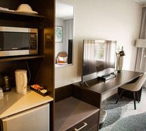 Royal Pacific Hotel Room