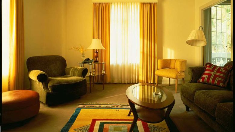 <b>Chateau Marmont Hotel Suite</b>. Images powered by <a href="https://iceportal.shijigroup.com/" title="IcePortal" target="_blank">IcePortal</a>.