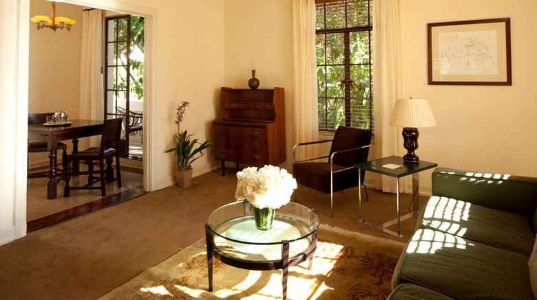 <b>Chateau Marmont Hotel Suite</b>. Images powered by <a href="https://iceportal.shijigroup.com/" title="IcePortal" target="_blank">IcePortal</a>.