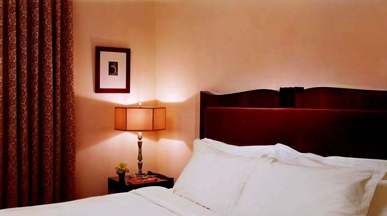 <b>Chateau Marmont Hotel Room</b>. Images powered by <a href="https://iceportal.shijigroup.com/" title="IcePortal" target="_blank">IcePortal</a>.