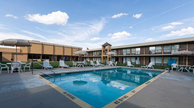 <b>Super 8 by Wyndham Goldsboro Pool</b>. Images powered by <a href="https://iceportal.shijigroup.com/" title="IcePortal" target="_blank">IcePortal</a>.