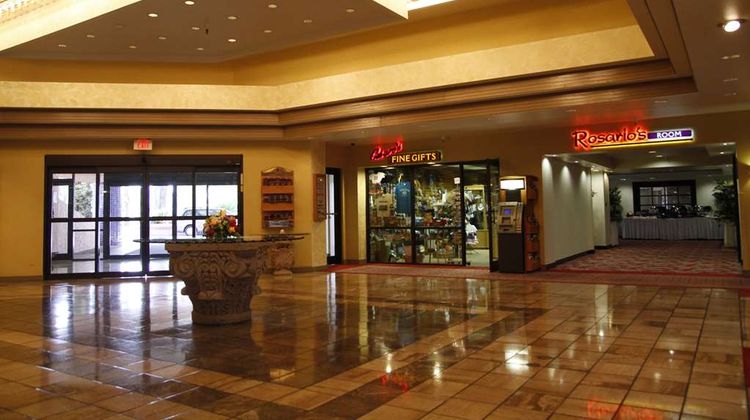 Ramada by Wyndham Viscount Suites Lobby