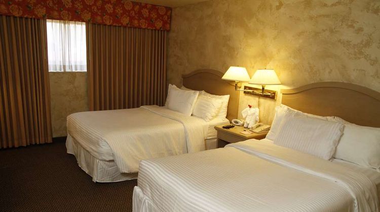 Ramada by Wyndham Viscount Suites Room