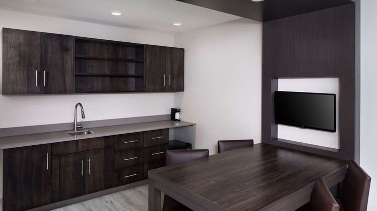 Hyatt Place Poughkeepsie Suite