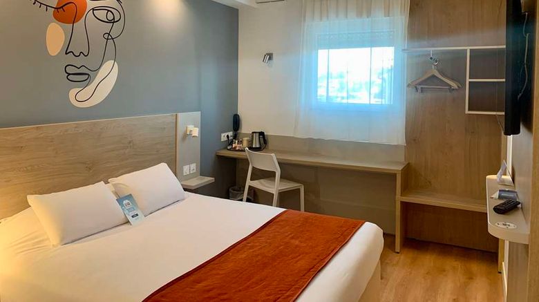 <b>Kyriad Montpellier Sud Ste Jean De Vedas Room</b>. Images powered by <a href="https://iceportal.shijigroup.com/" title="IcePortal" target="_blank">IcePortal</a>.