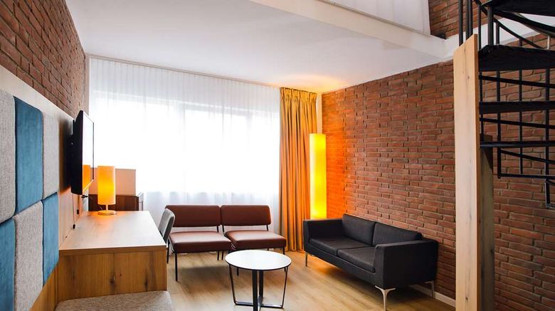 <b>Tulip Inn Ludwigshafen City Suite</b>. Images powered by <a href="https://iceportal.shijigroup.com/" title="IcePortal" target="_blank">IcePortal</a>.