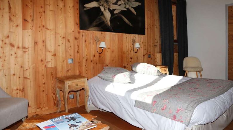 <b>Chalet Hotel Alp'Azur Room</b>. Images powered by <a href="https://iceportal.shijigroup.com/" title="IcePortal" target="_blank">IcePortal</a>.