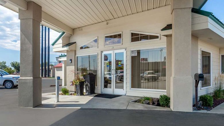 <b>Rodeway Inn and Suites Exterior</b>. Images powered by <a href="https://iceportal.shijigroup.com/" title="IcePortal" target="_blank">IcePortal</a>.