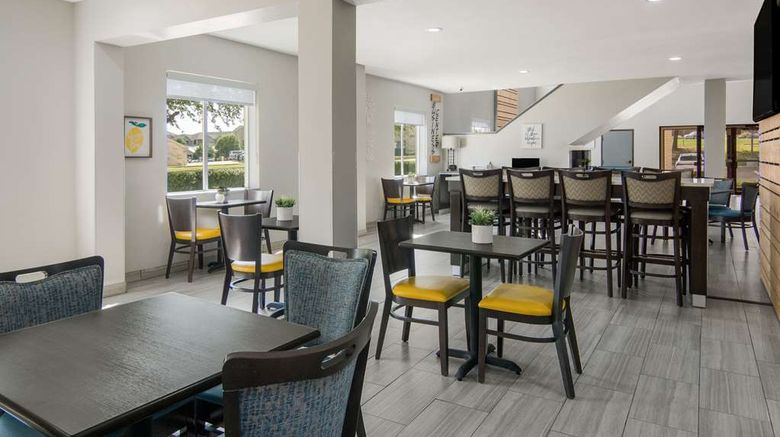 <b>Quality Inn & Suites Restaurant</b>. Images powered by <a href="https://iceportal.shijigroup.com/" title="IcePortal" target="_blank">IcePortal</a>.