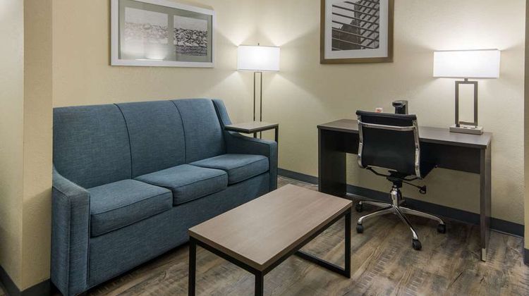Quality Inn & Suites Suite