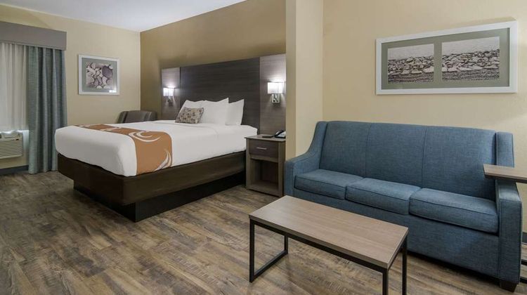 Quality Inn & Suites Suite
