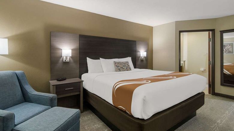 <b>Quality Inn & Suites Room</b>. Images powered by <a href="https://iceportal.shijigroup.com/" title="IcePortal" target="_blank">IcePortal</a>.