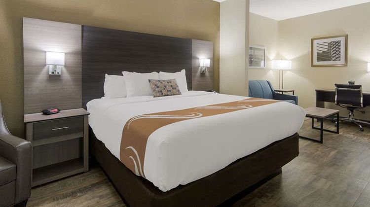 Quality Inn & Suites Suite