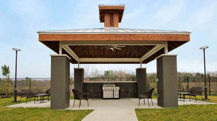 Home2 Suites by Hilton Beaumont Exterior